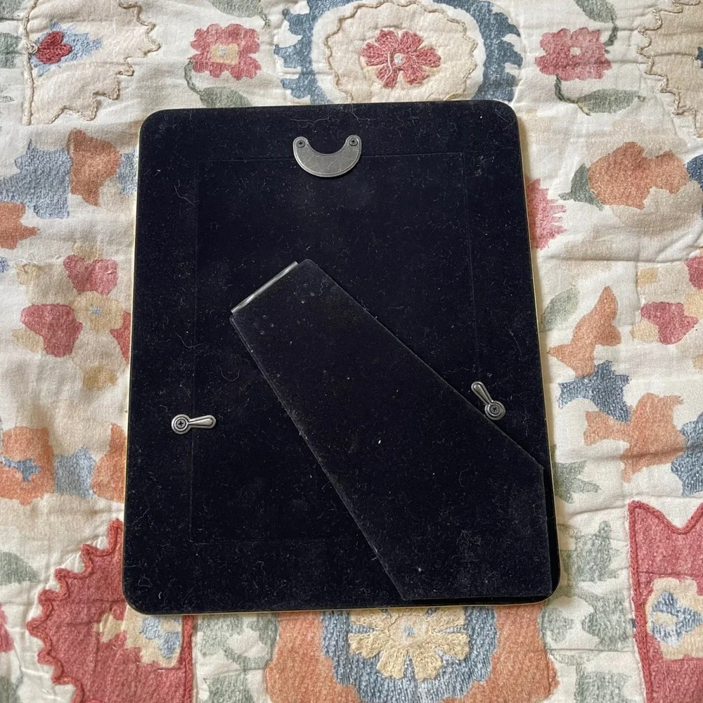 Vtg gold Mid Century Modern 9x7 Picture Frame Ornate Etched Free Standing stripe